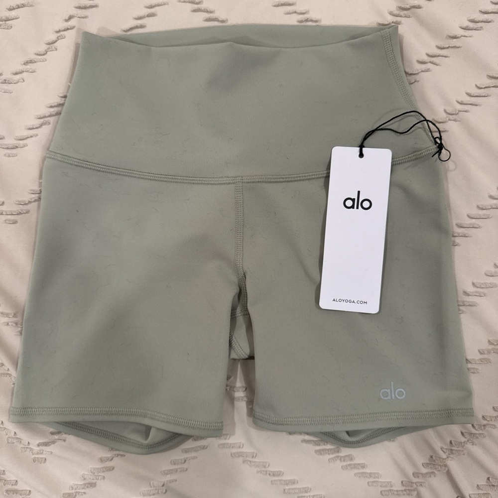 ALO NWT Airbrush High-Waisted 5” Biker Shorts